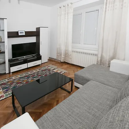 Lejlighed Downtown 3 Bedroom *